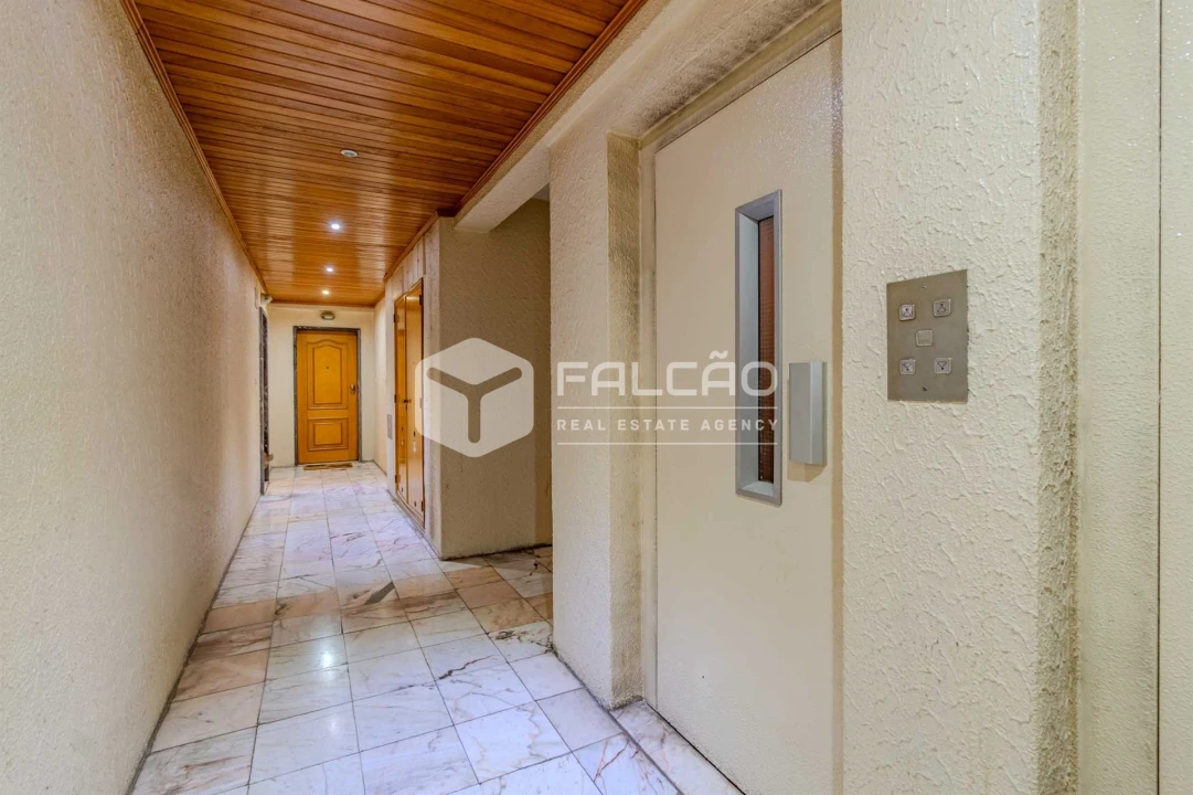 Apartamento T2 para Venda em Massamá e Monte Abraão Foto 2