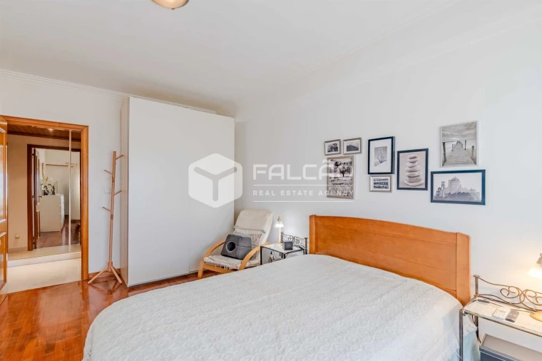 Apartamento T2 para Venda em Massamá e Monte Abraão Foto 18