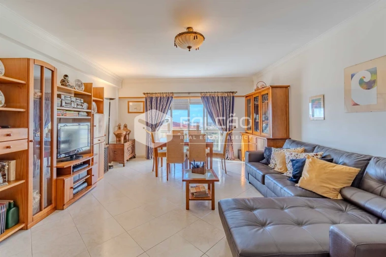 Apartamento T2 para Venda em Massamá e Monte Abraão Foto 1