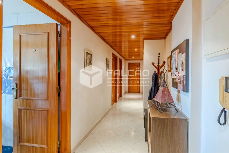 Apartamento T2 para Venda em Massamá e Monte Abraão Foto 12