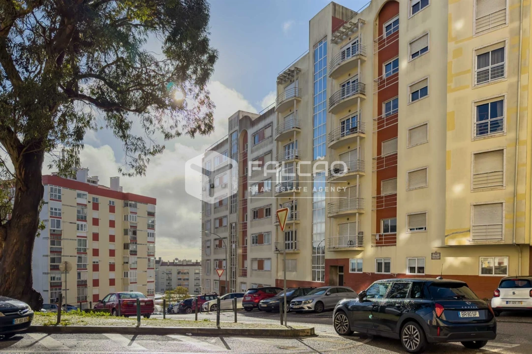 Apartamento T2 para Venda em Massamá e Monte Abraão Foto 32