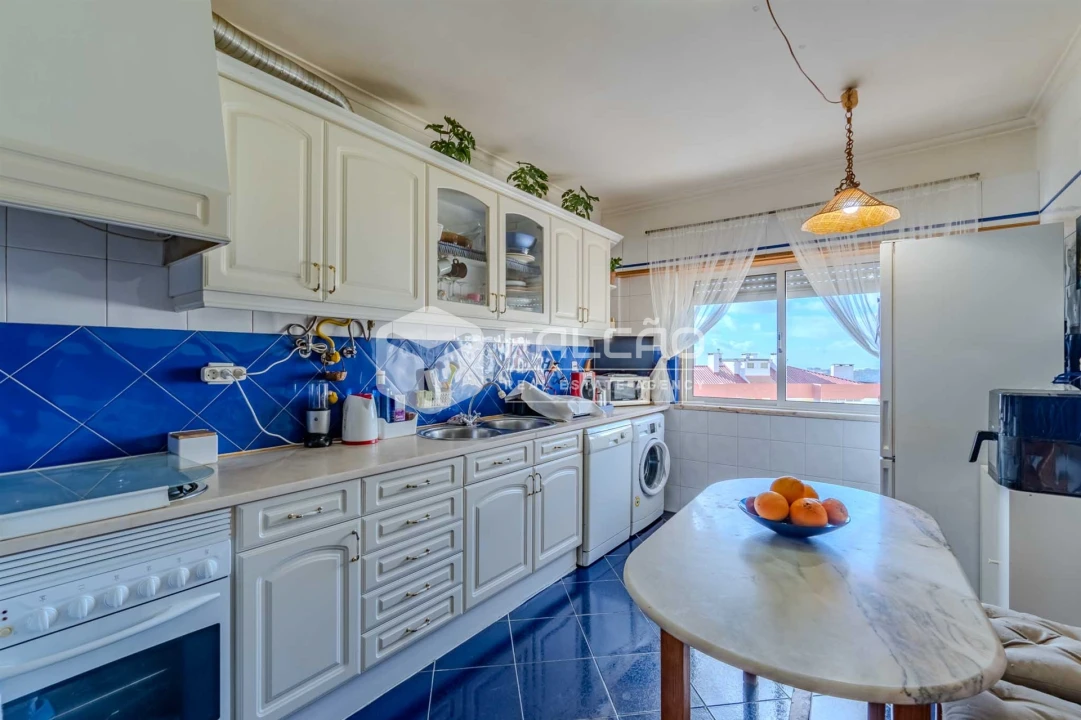 Apartamento T2 para Venda em Massamá e Monte Abraão Foto 13