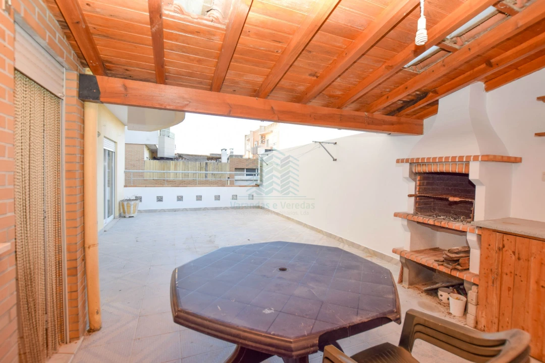 Apartamento T3 para Arrendamento em Riachos Foto 6