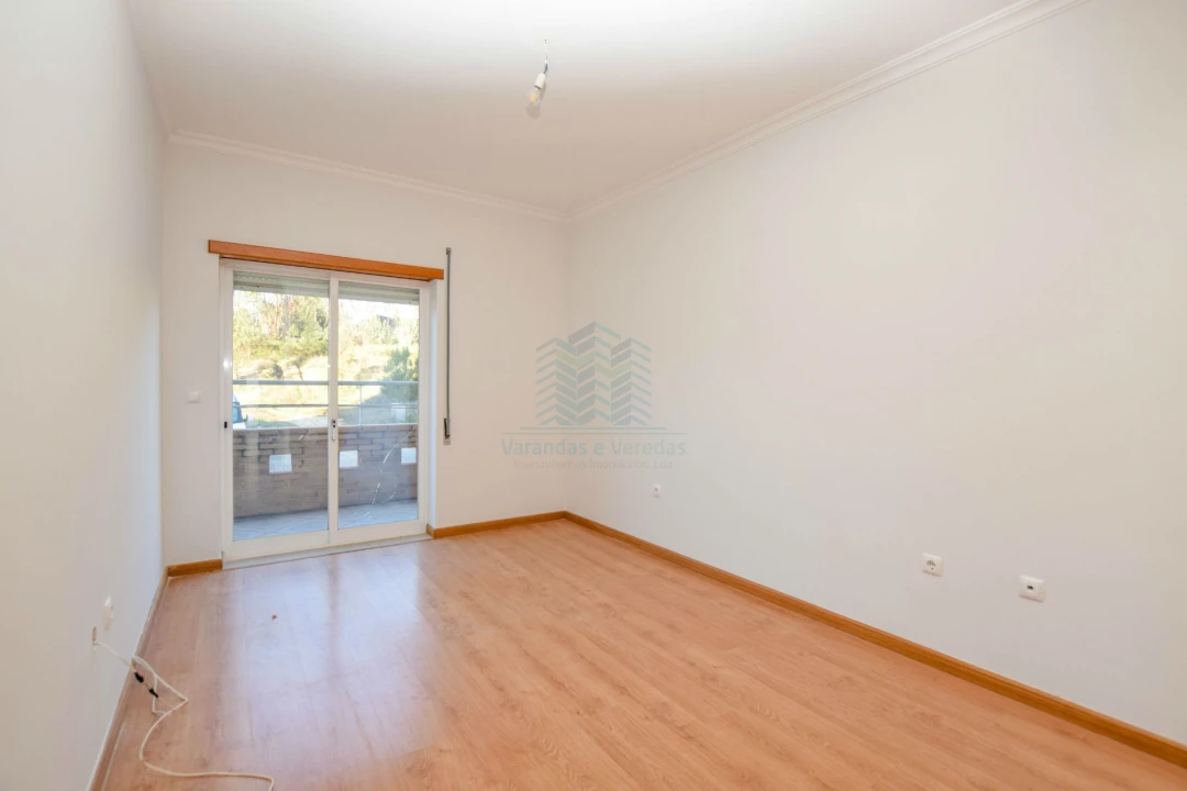 Apartamento T3 para Arrendamento em Riachos Foto 23