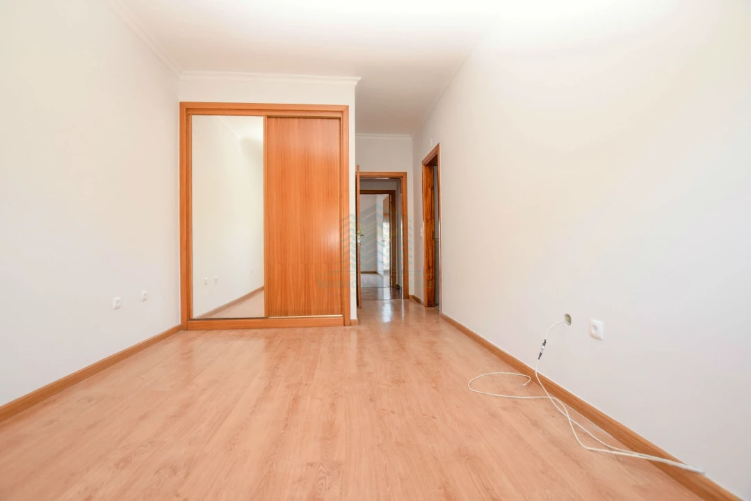 Apartamento T3 para Arrendamento em Riachos Foto 25