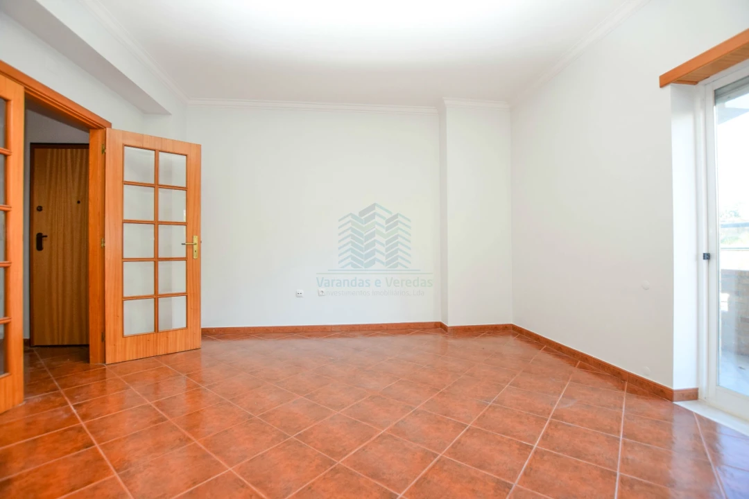 Apartamento T3 para Arrendamento em Riachos Foto 12