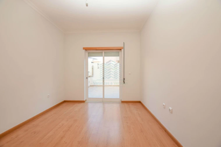 Apartamento T3 para Arrendamento em Riachos Foto 21
