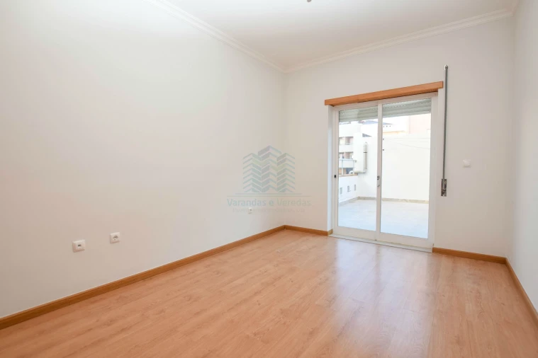 Apartamento T3 para Arrendamento em Riachos Foto 20