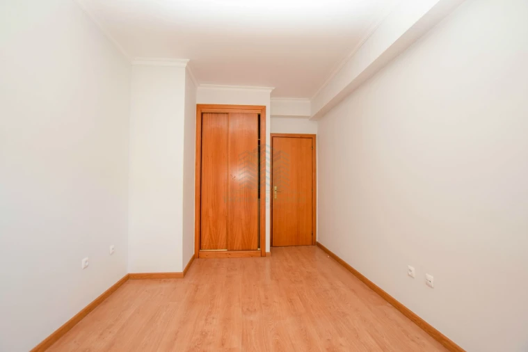 Apartamento T3 para Arrendamento em Riachos Foto 19