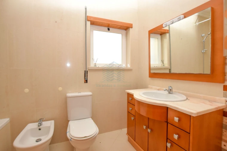 Apartamento T3 para Arrendamento em Riachos Foto 15