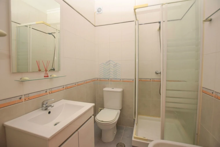 Apartamento T3 para Arrendamento em Riachos Foto 26