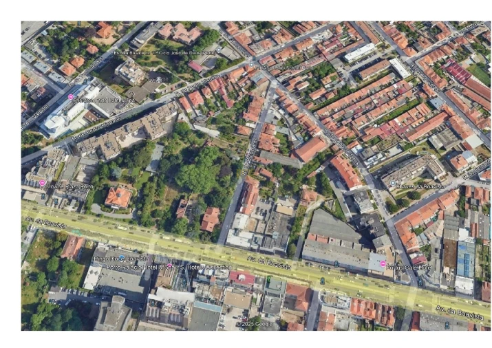 Terreno para Venda em Lordelo do Ouro e Massarelos Foto 1