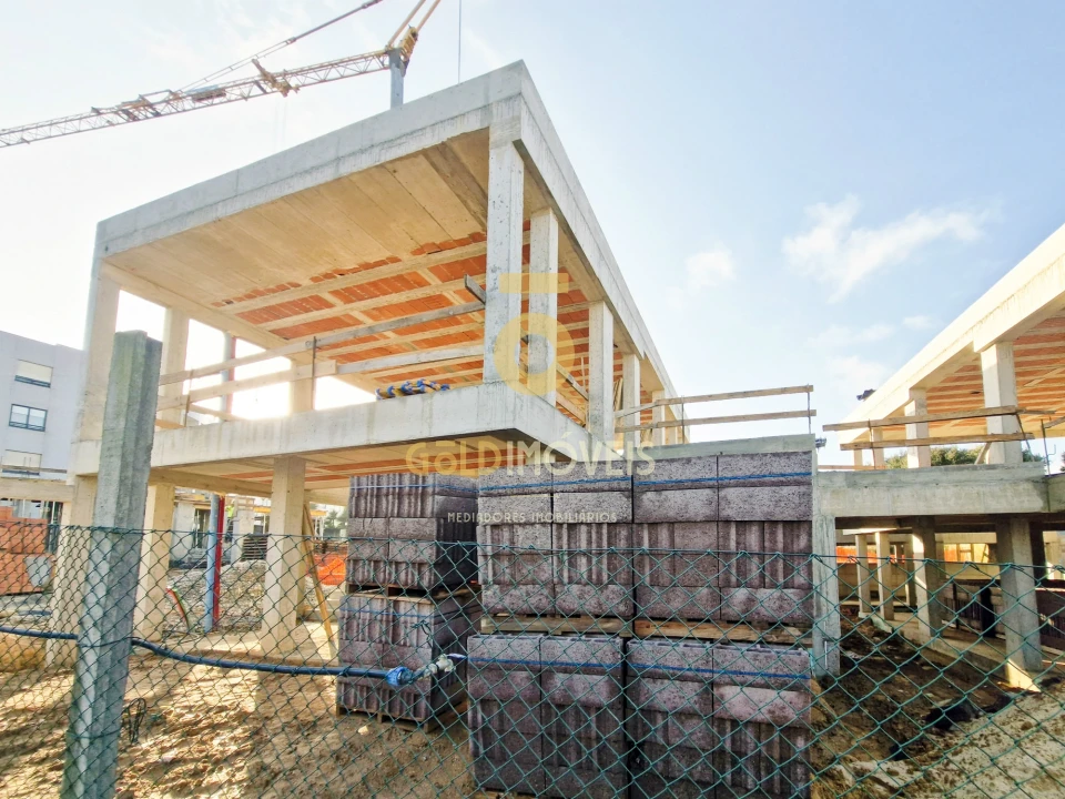 Moradia T3 para Venda em Paços de Brandão Foto 1