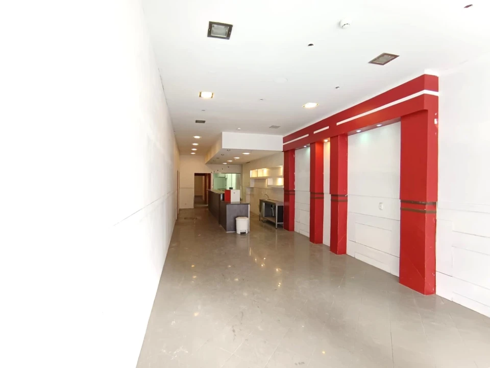 Loja para Arrendamento em Cedofeita, Santo Ildefonso, Sé, Miragaia, São Nicolau e Vitória Foto 4