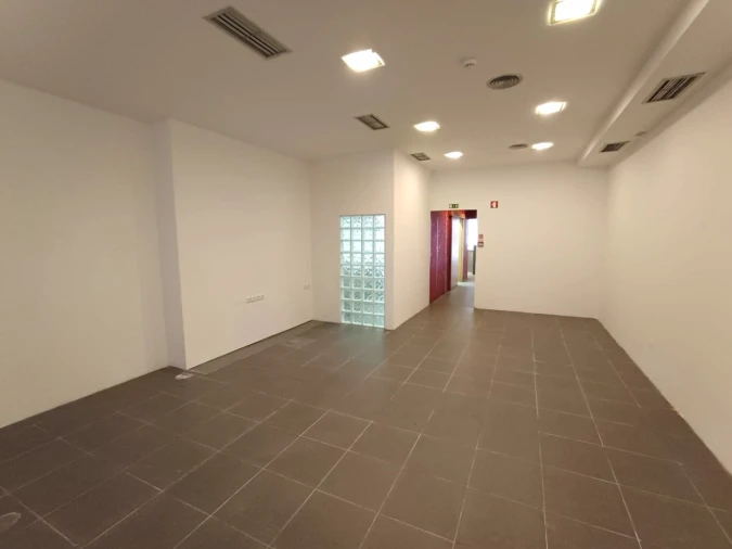 Loja para Arrendamento em Cedofeita, Santo Ildefonso, Sé, Miragaia, São Nicolau e Vitória Foto 19