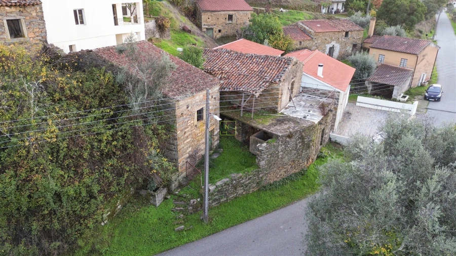 Moradia T8 para Venda em Sobreira Formosa e Alvito da Beira Foto 21