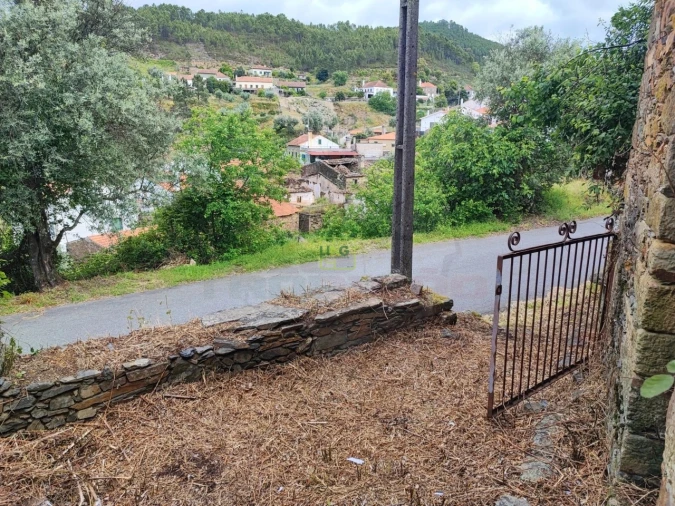 Moradia T8 para Venda em Sobreira Formosa e Alvito da Beira Foto 9