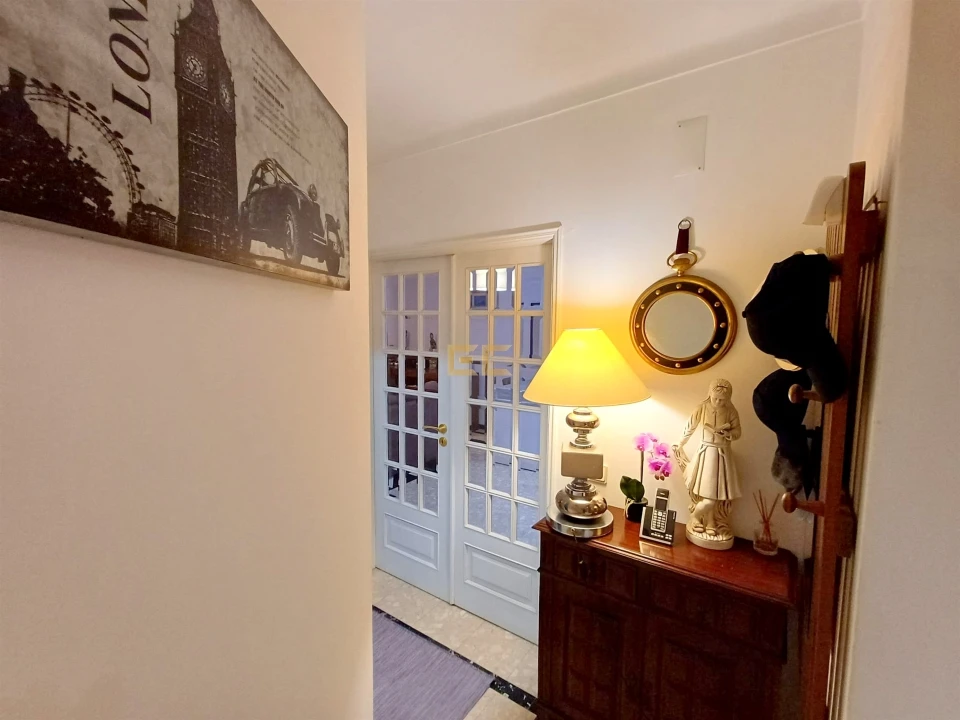 Apartamento T1 para Venda em Buarcos Foto 4