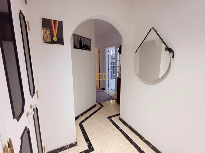 Apartamento T1 para Venda em Buarcos Foto 3