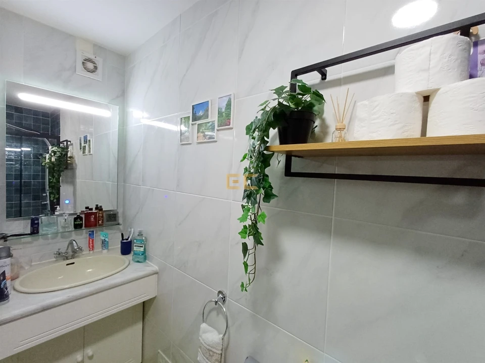 Apartamento T1 para Venda em Buarcos Foto 17