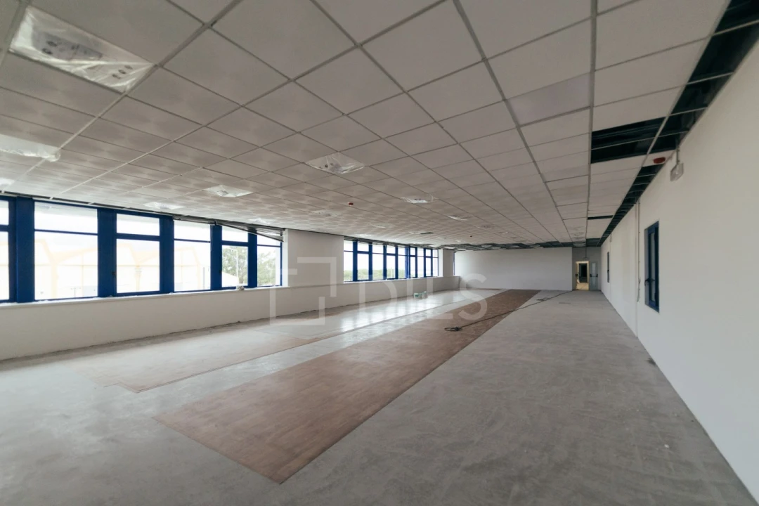 Armazém para Arrendamento em Alverca do Ribatejo e Sobralinho Foto 16