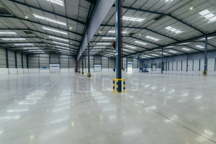 Armazém para Arrendamento em Alverca do Ribatejo e Sobralinho Foto 12