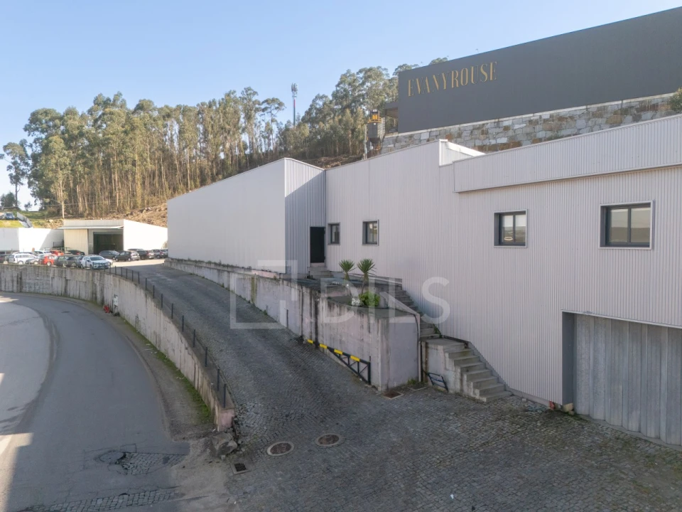 Armazém para Venda em Rebordosa Foto 10