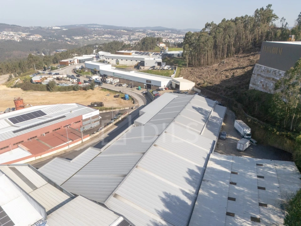 Armazém para Venda em Rebordosa Foto 15