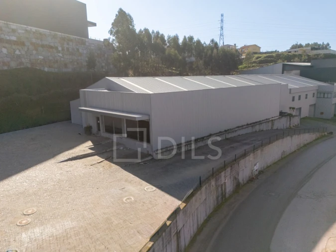 Armazém para Venda em Rebordosa Foto 2