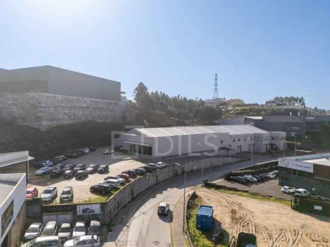 Armazém para Venda em Rebordosa Foto 8