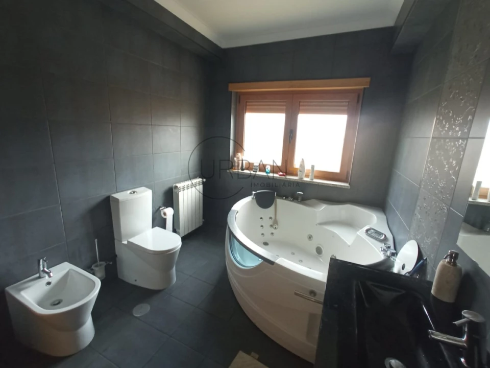 Moradia T7 para Venda em Lordosa Foto 11