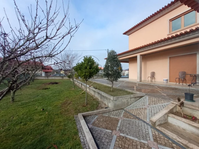 Moradia T7 para Venda em Lordosa Foto 36