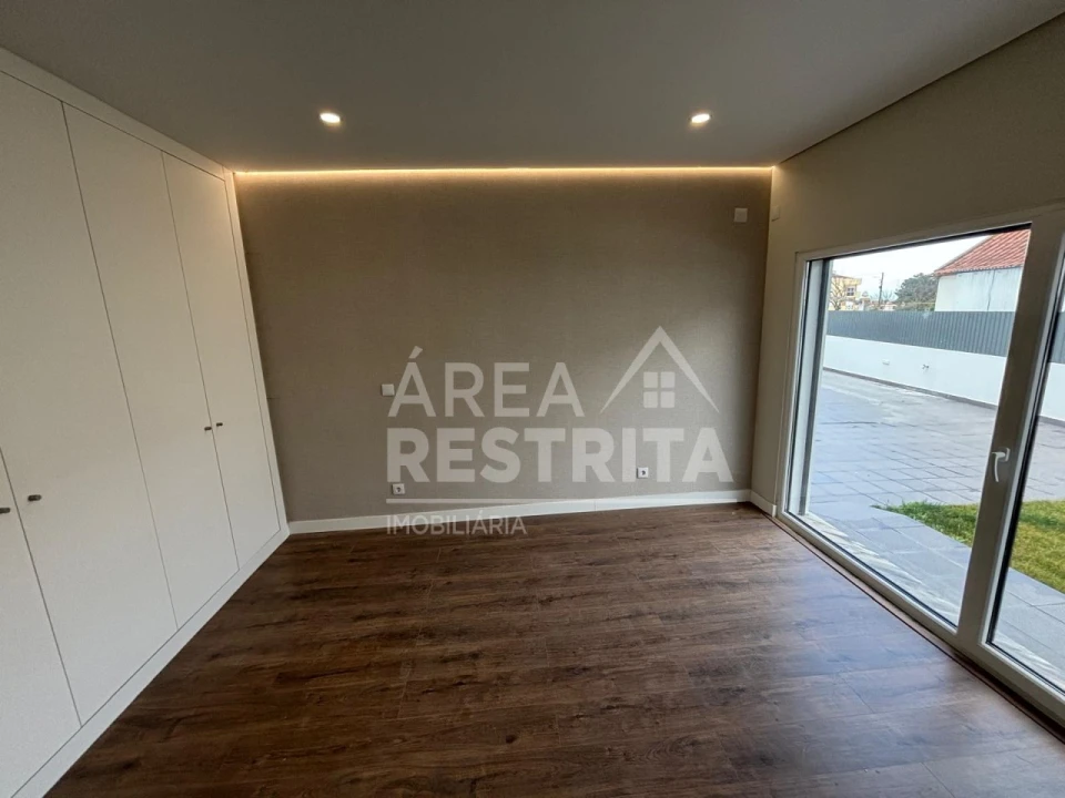 Moradia T5 para Venda em Azeitão (São Lourenço e São Simão) Foto 4