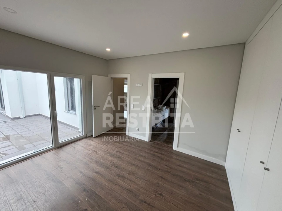 Moradia T5 para Venda em Azeitão (São Lourenço e São Simão) Foto 5