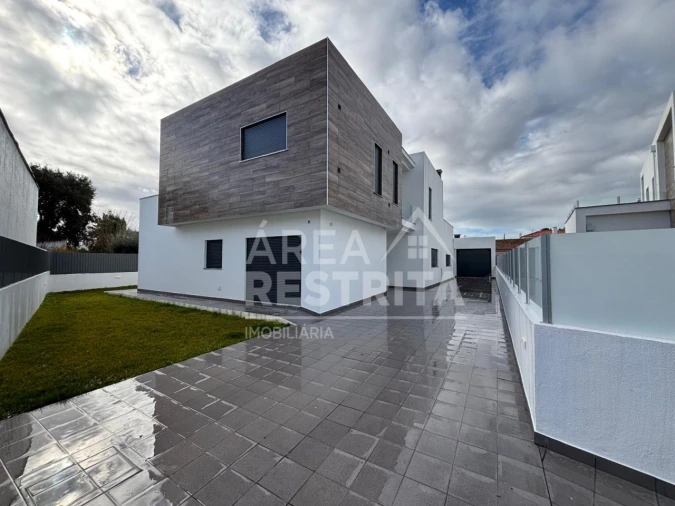 Moradia T5 para Venda em Azeitão (São Lourenço e São Simão)