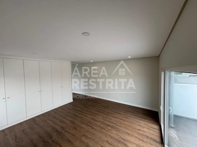 Moradia T5 para Venda em Azeitão (São Lourenço e São Simão) Foto 7