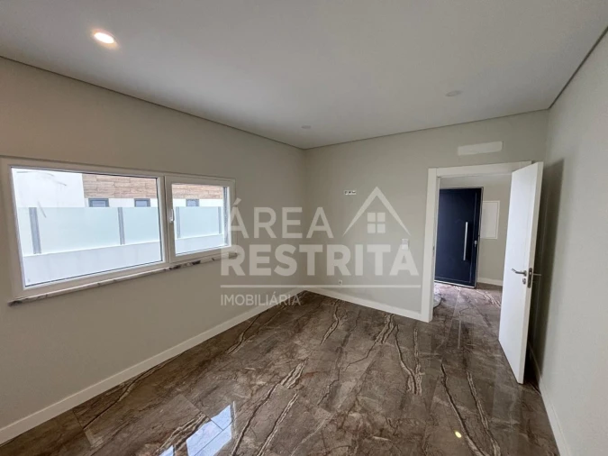 Moradia T5 para Venda em Azeitão (São Lourenço e São Simão) Foto 13