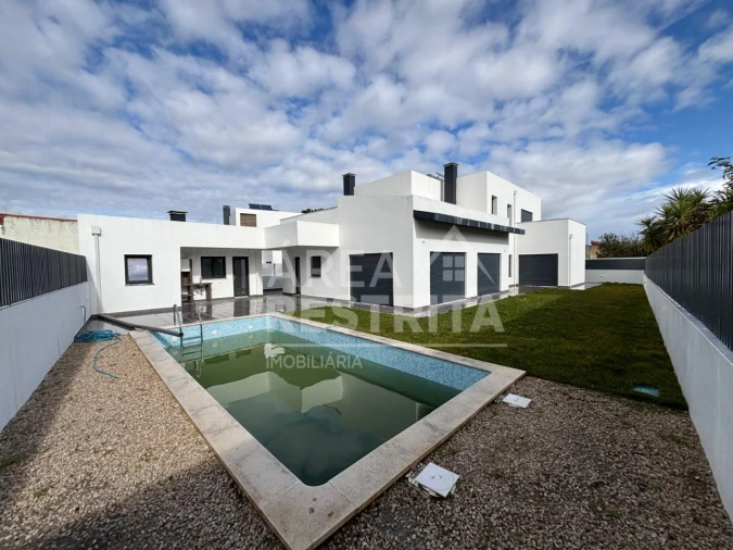 Moradia T5 para Venda em Azeitão (São Lourenço e São Simão) Foto 22