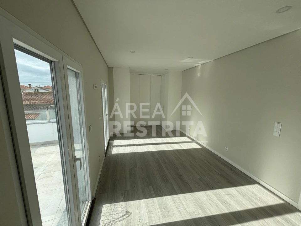 Moradia T5 para Venda em Azeitão (São Lourenço e São Simão) Foto 9