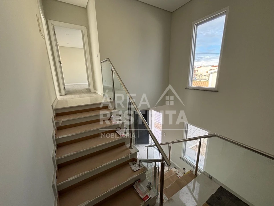 Moradia T5 para Venda em Azeitão (São Lourenço e São Simão) Foto 14