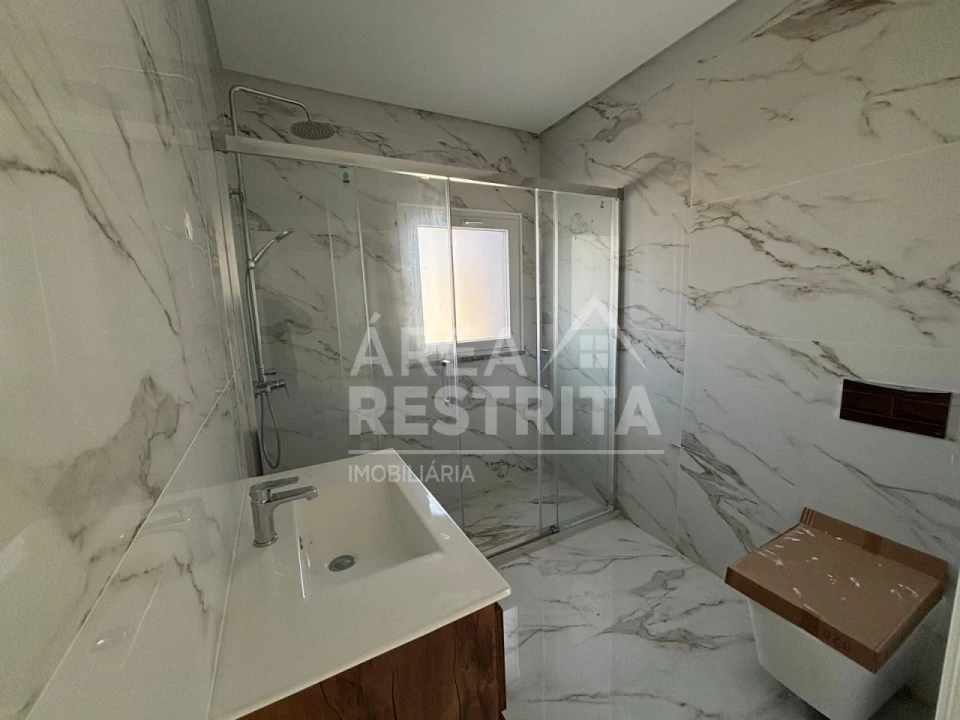 Moradia T5 para Venda em Azeitão (São Lourenço e São Simão) Foto 18