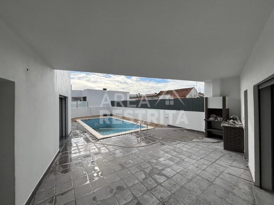 Moradia T5 para Venda em Azeitão (São Lourenço e São Simão) Foto 23