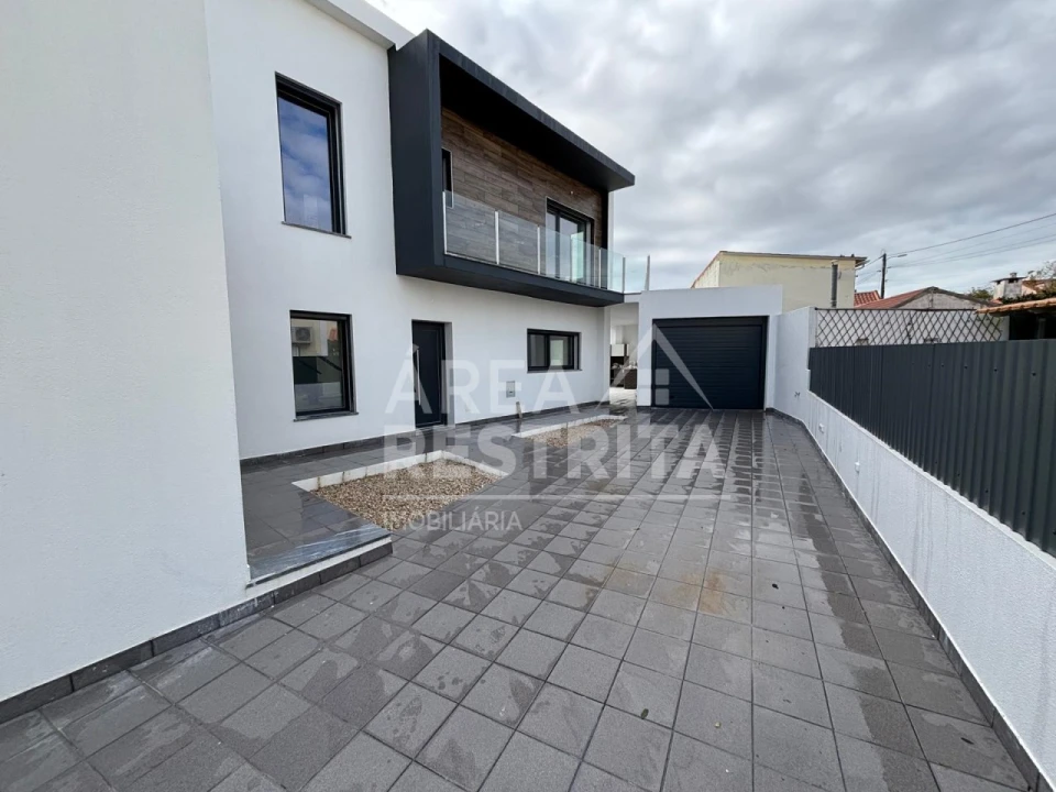 Moradia T5 para Venda em Azeitão (São Lourenço e São Simão) Foto 25