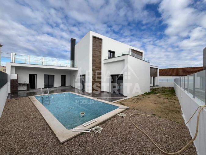 Moradia T5 para Venda em Azeitão (São Lourenço e São Simão)