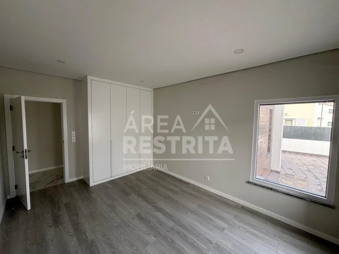 Moradia T5 para Venda em Azeitão (São Lourenço e São Simão) Foto 6