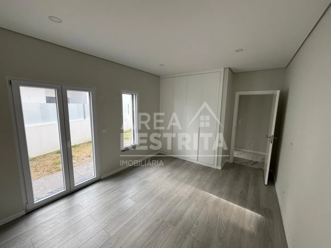 Moradia T5 para Venda em Azeitão (São Lourenço e São Simão) Foto 7