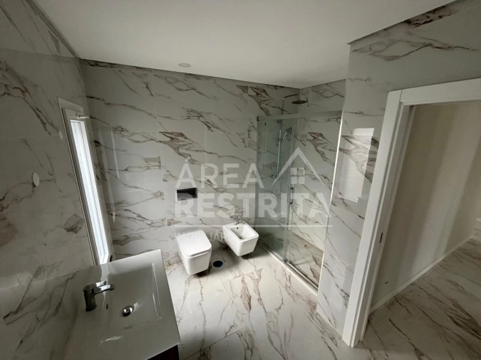 Moradia T5 para Venda em Azeitão (São Lourenço e São Simão) Foto 8