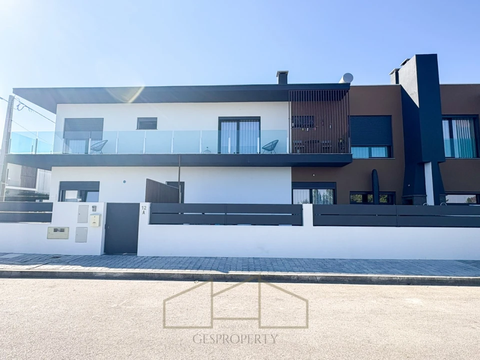 Moradia T4 para Venda em Fernao Ferro Foto 2