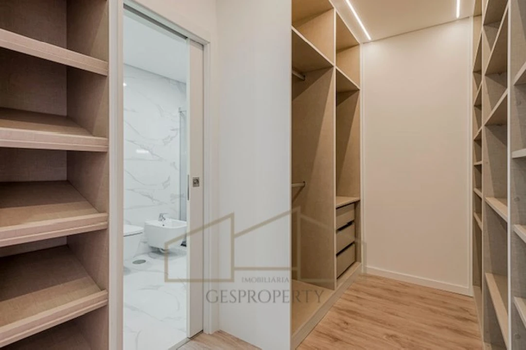 Moradia T4 para Venda em Fernao Ferro Foto 25