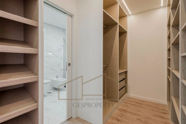 Moradia T4 para Venda em Fernao Ferro Foto 25